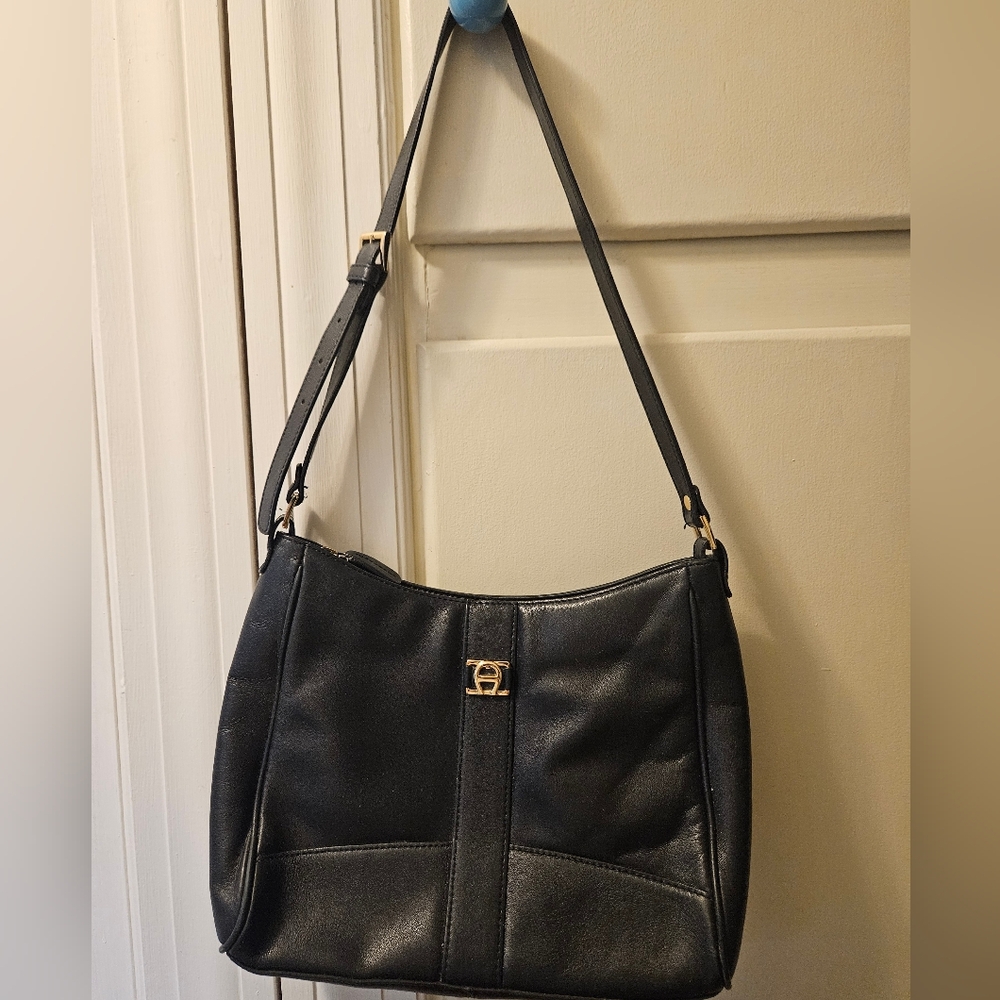 Elegant Black Vintage ETIENNE AIGNER Leather Shoulder Bag EUC
